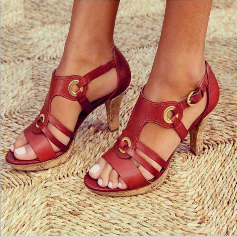 Damen Absatzsandalen mit raffinierten Riemen und kunstvollem Schnallendesign Sovae