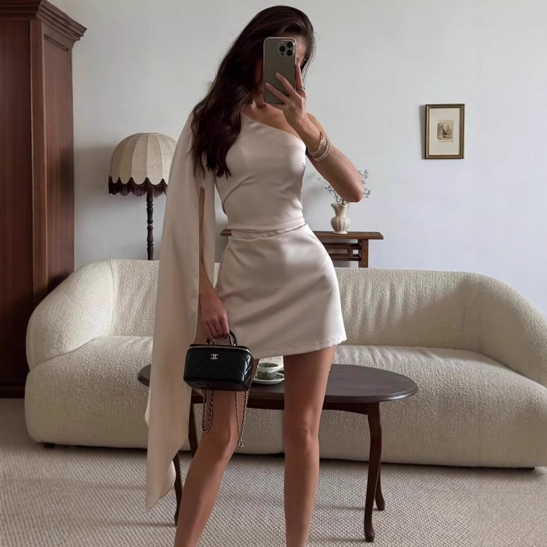 Damen elegantes asymmetrisches Mini-Kleid mit langem Arm und schickem Satin-Finish Sovae