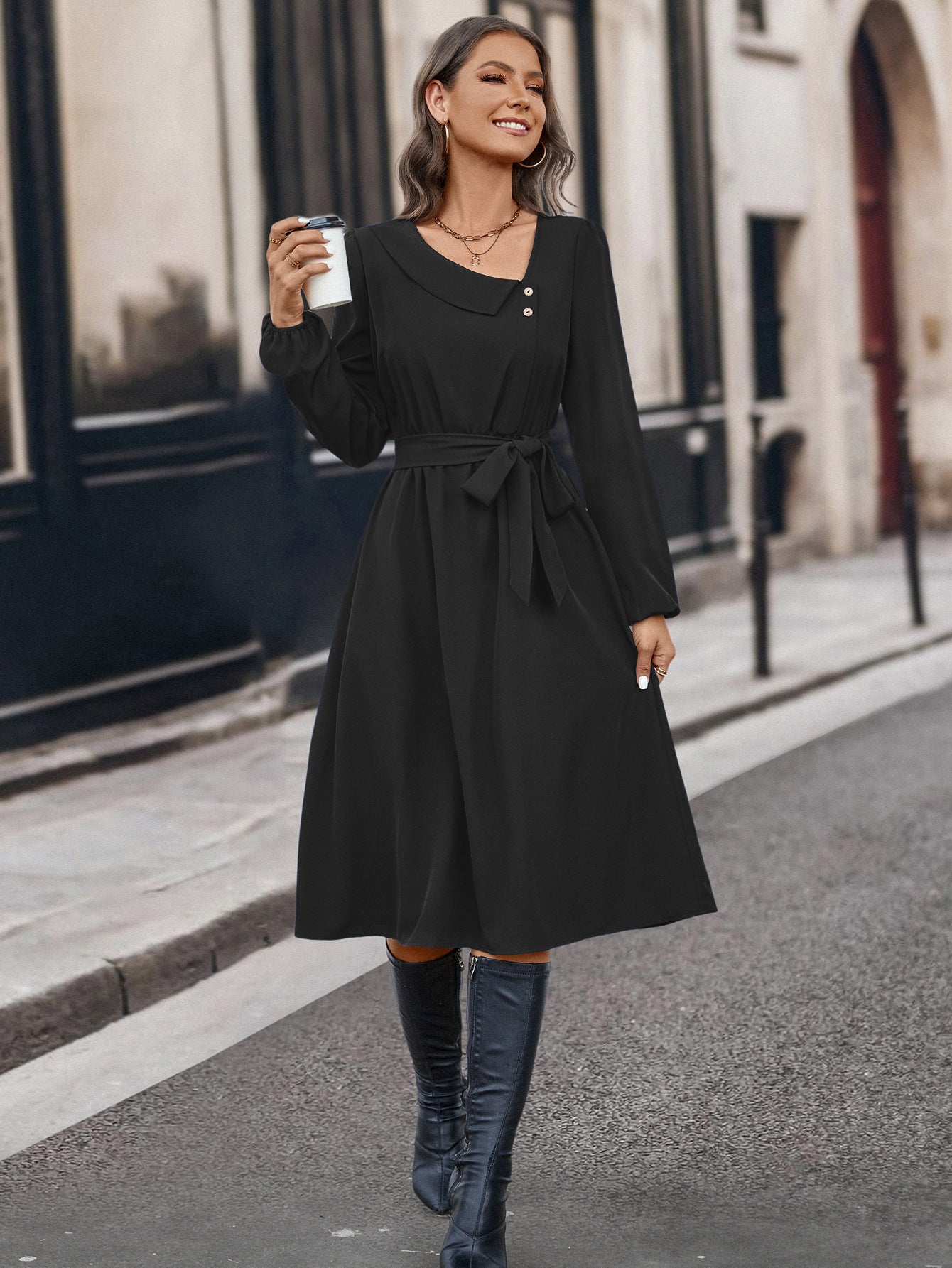 Damen Midikleid mit tailliertem Schnitt und Knopfdetails Sovae