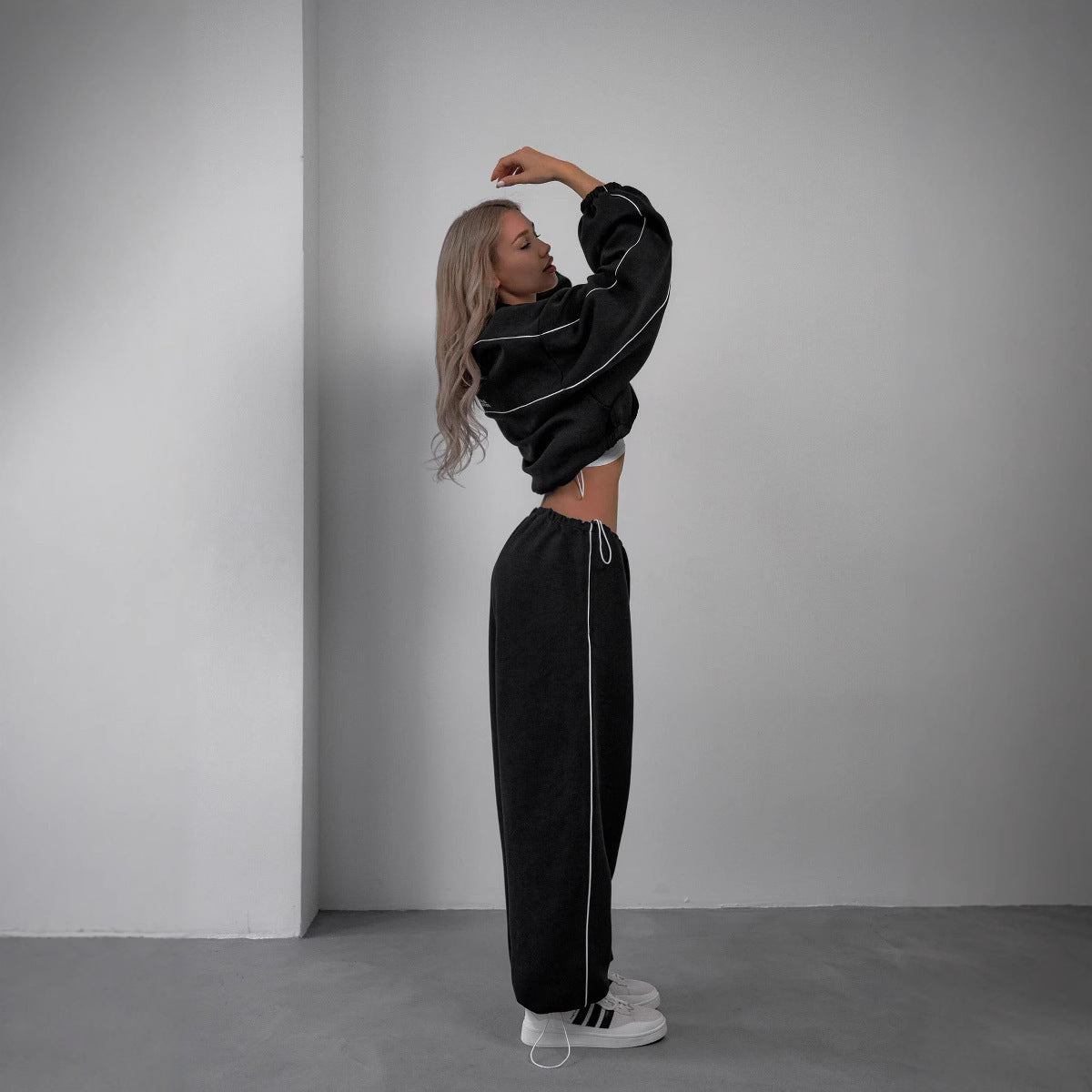 Damen oversized Sweatjacke mit hohem Kragen und elastischer Bundhose Sovae
