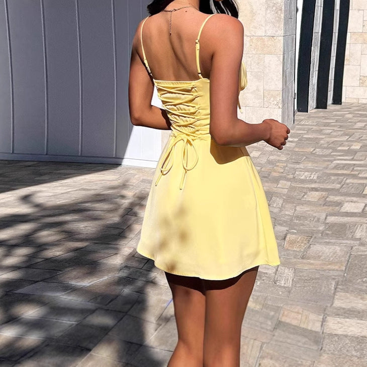 Damen Minikleid mit verstellbaren Trägern und Rüschendetails Sovae