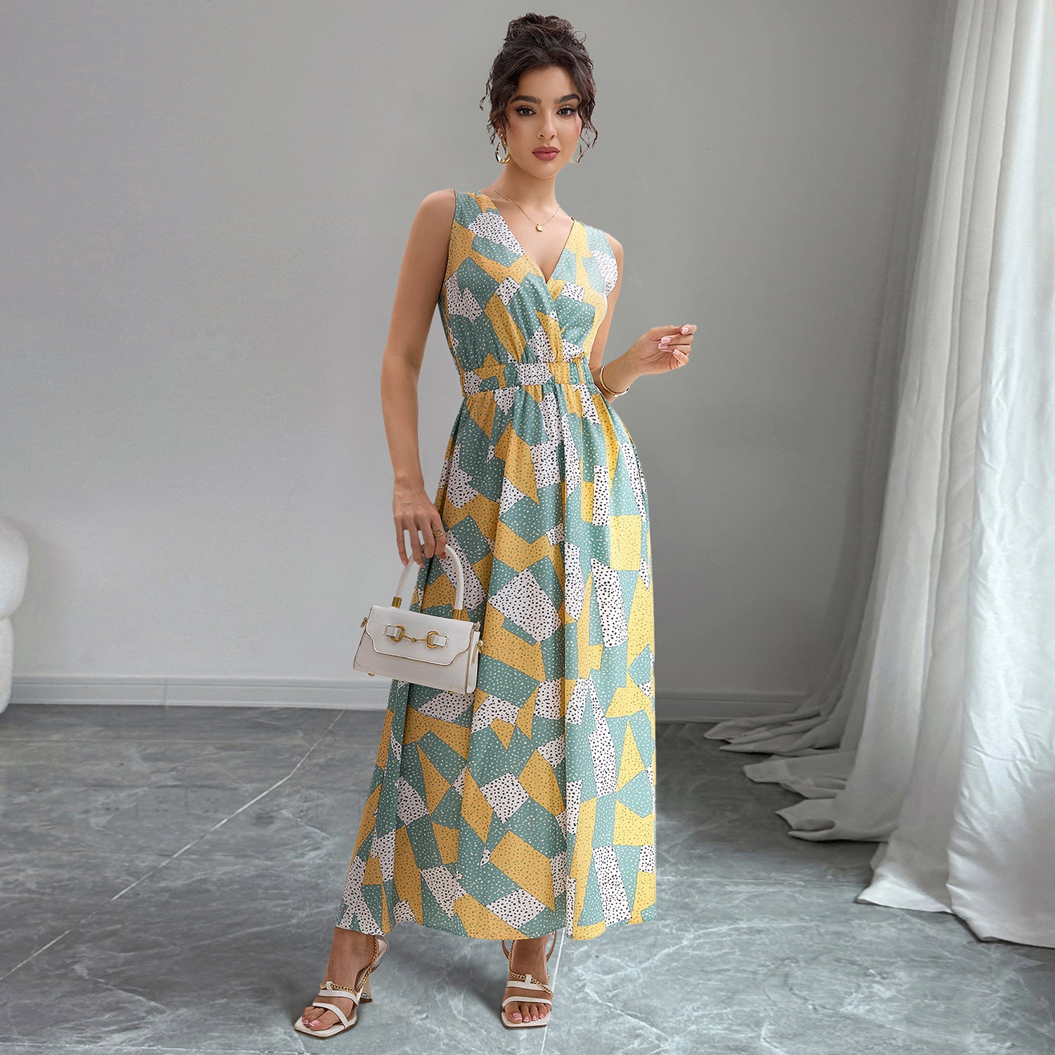 Damen Maxi-Kleid mit V-Ausschnitt und geometrischem Muster Sovae