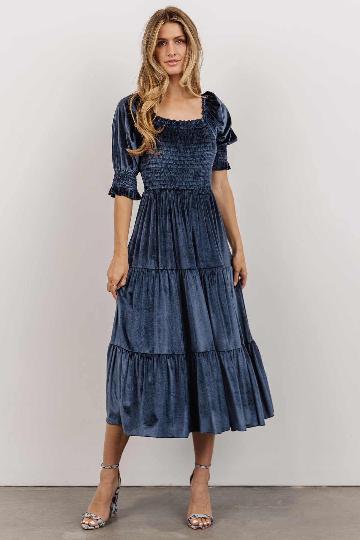 Damen Maxikleid mit schickem Rüschendesign Sovae