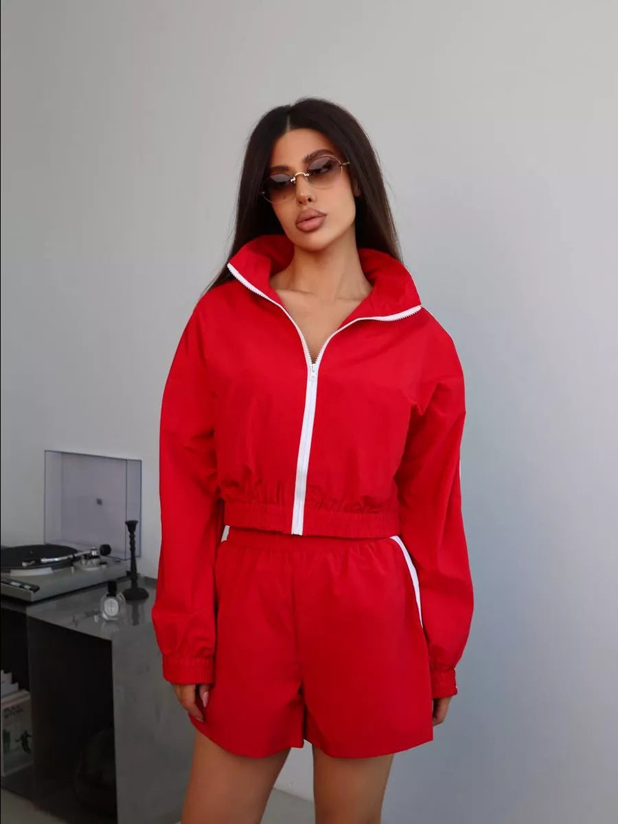 Damen Sportliches Windbreaker-Set mit elastischen Shorts Sovae