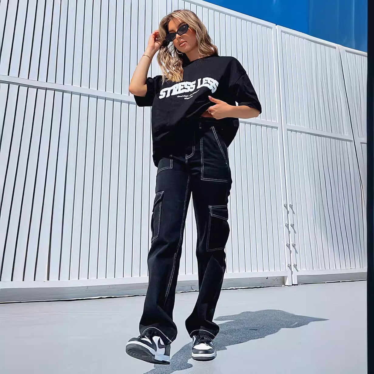 Damen lässige Cargo-Jeans mit tiefen Taschen und weitem Bein Sovae