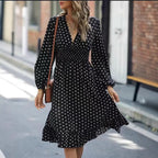Damen Sommerliches Polka Dots Kleid mit V-Ausschnitt und Rüschendetails Sovae