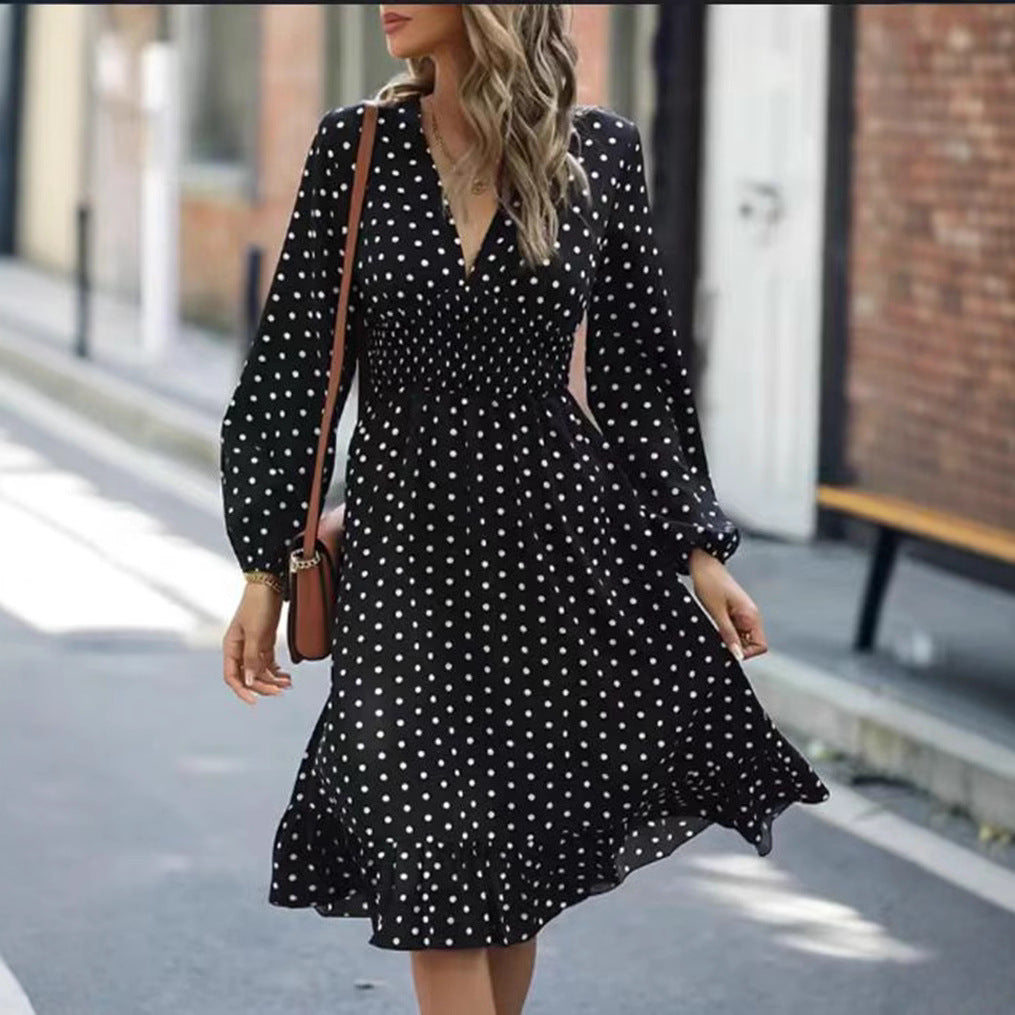 Damen Sommerliches Polka Dots Kleid mit V-Ausschnitt und Rüschendetails Sovae