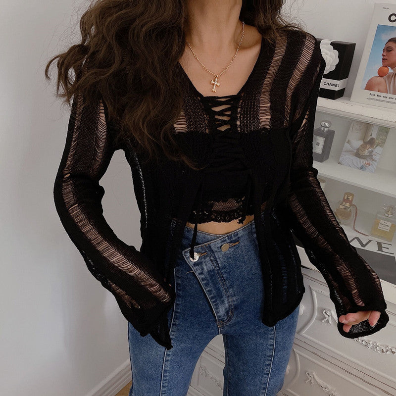 Damen Strickjacke mit modernem Schnürdesign und feinen Lochmustern Sovae