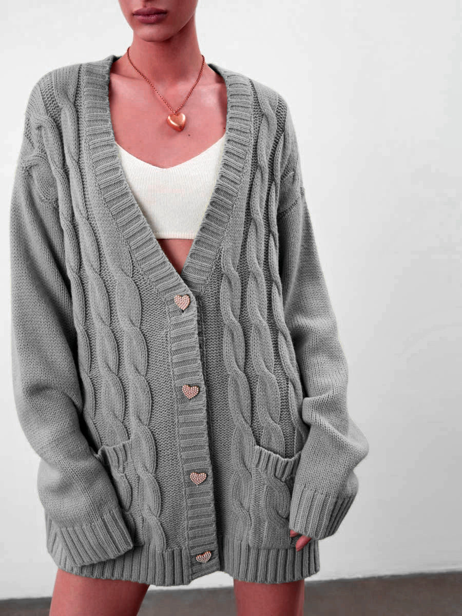 Damen Grobstrick-Cardigan mit herzförmigen Knöpfen und seitlichen Taschen Sovae