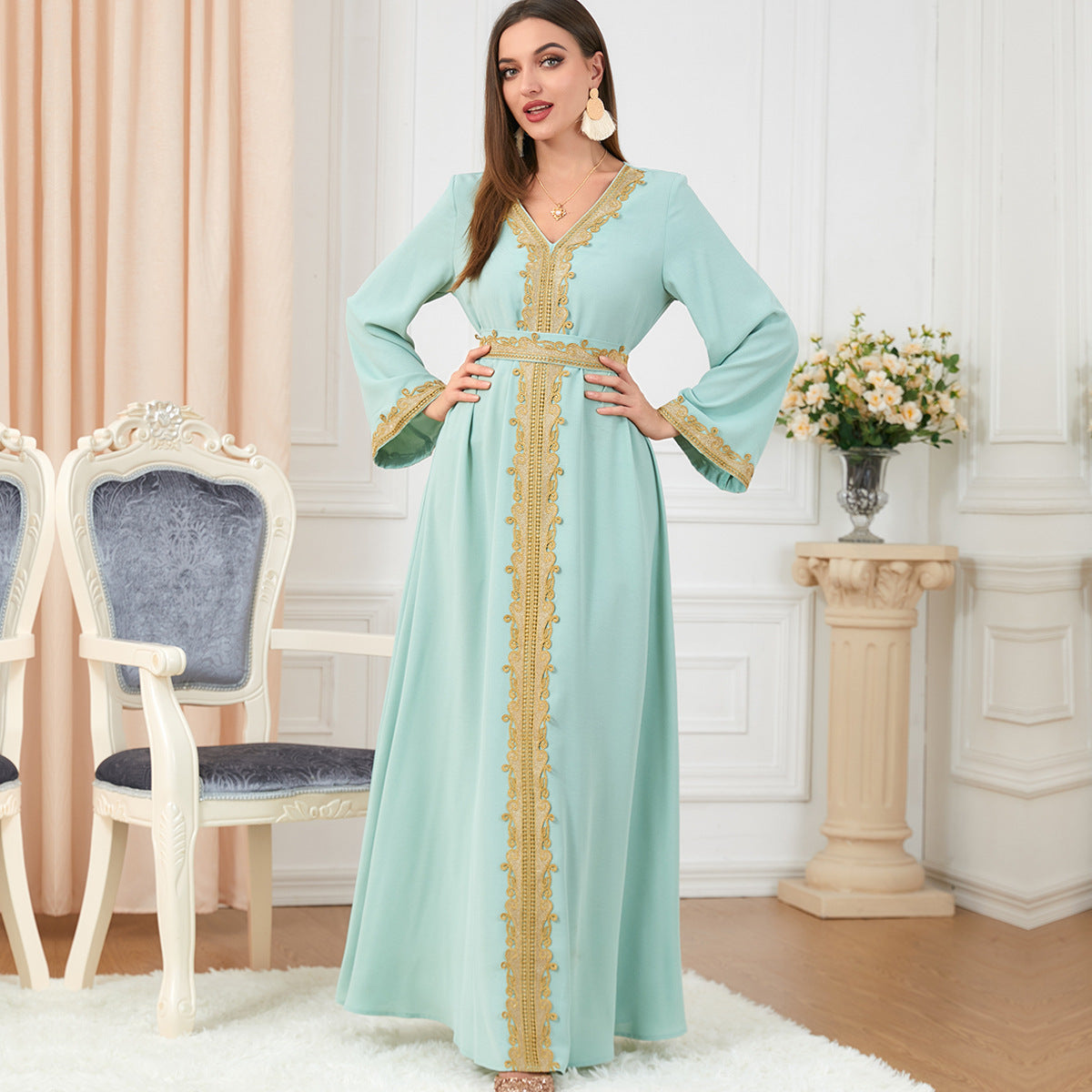 Damen Elegantes Maxikleid mit kunstvoller Goldstickerei Sovae