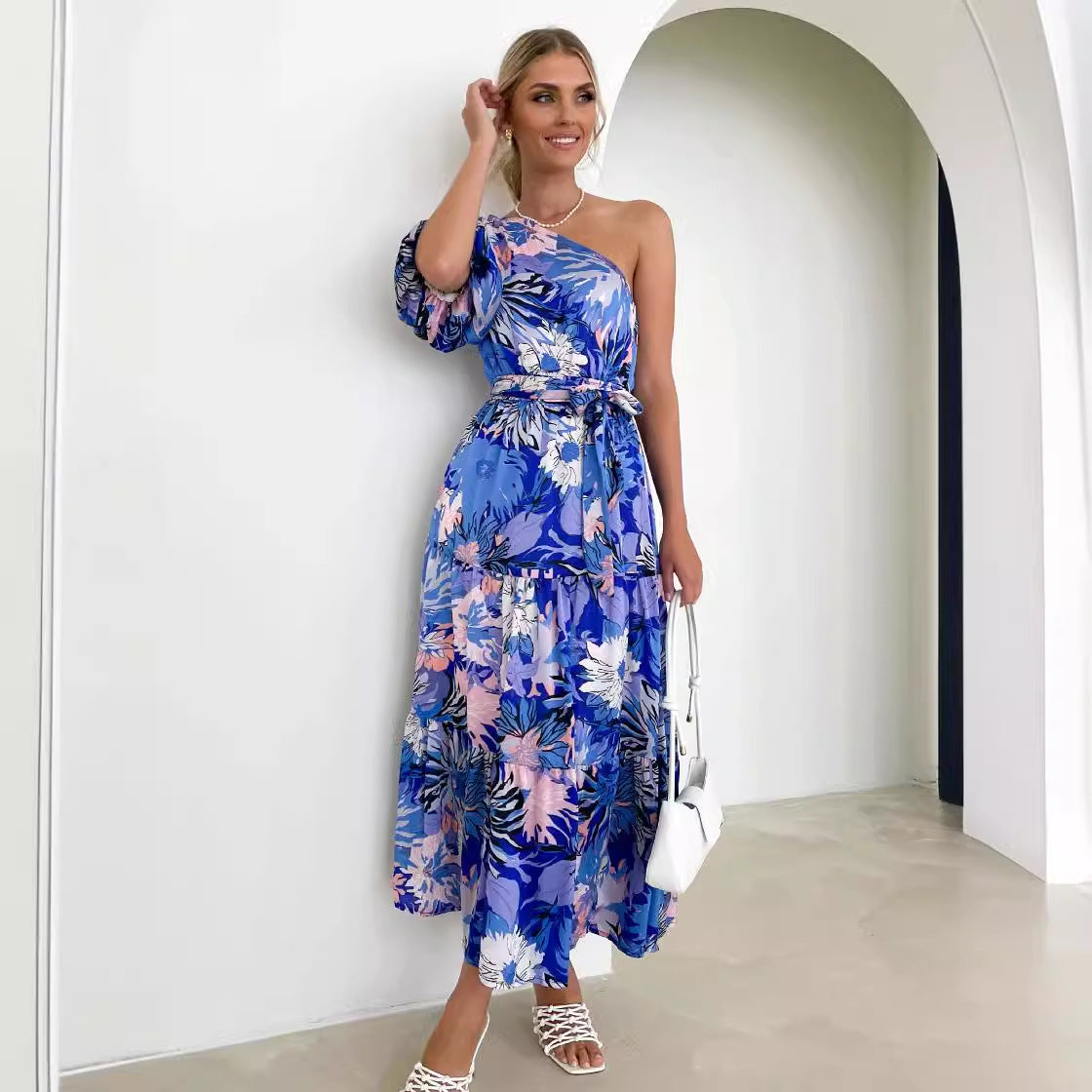 Damen Maxikleid mit asymmetrischem Design und floralen Motiven Sovae