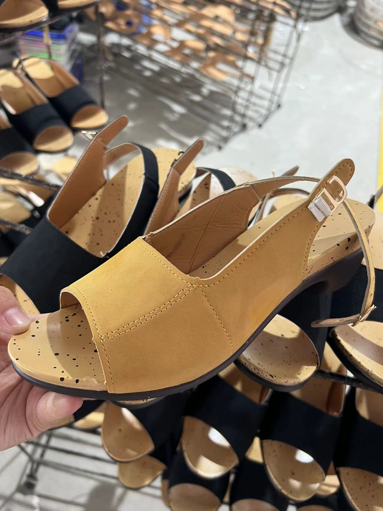 Damen Absatzsandalen mit eleganten Schnallen und komfortablem Fußbett Sovae