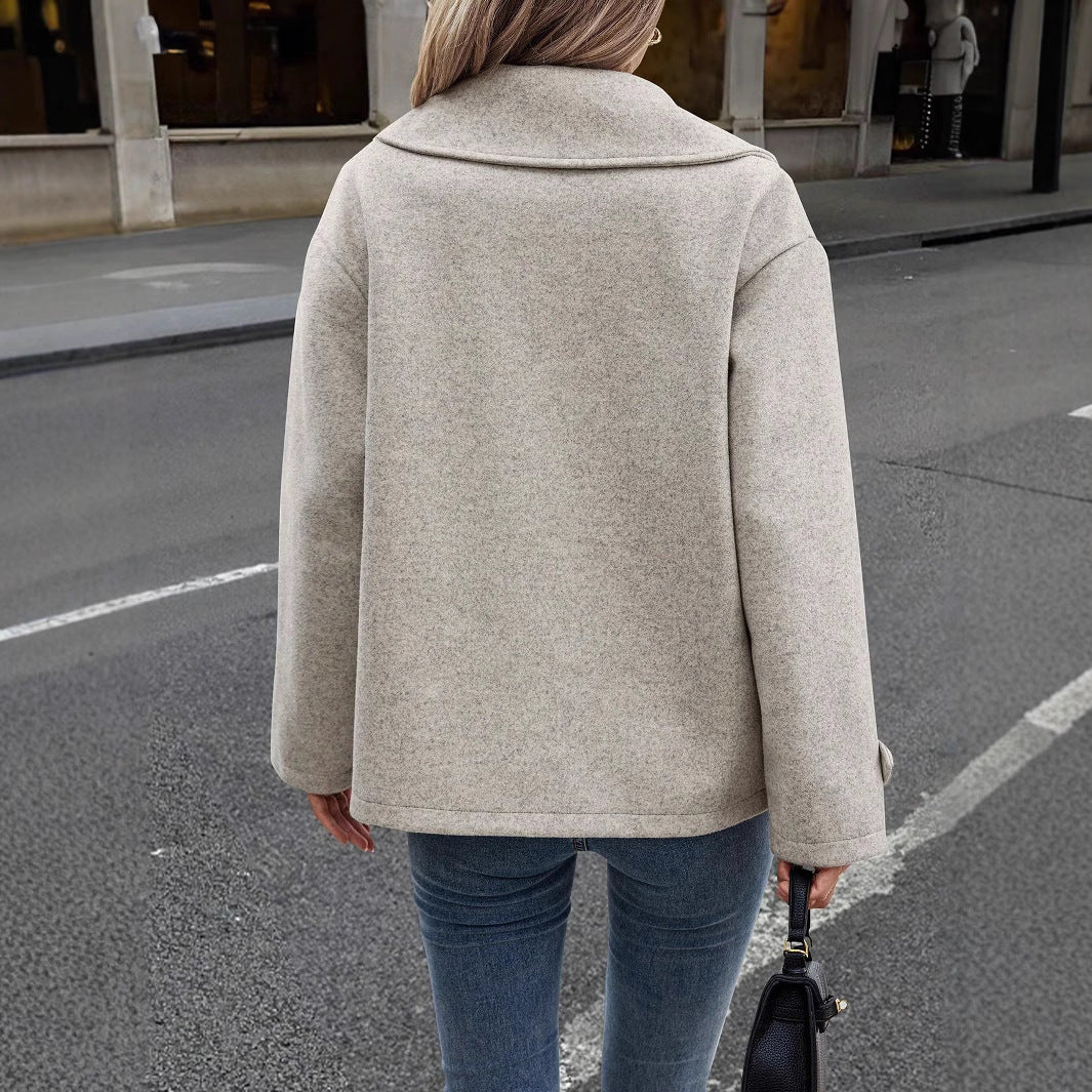 Damen Oversized Wolljacke mit modernem Reverskragen und Knopfdetails Sovae