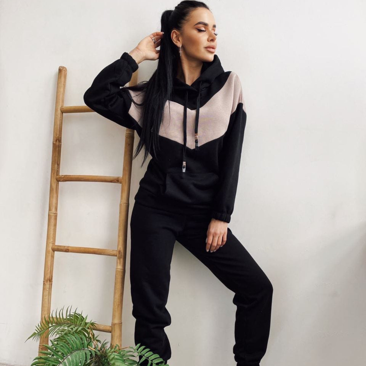 Damen Sportliches Fleece-Lounge-Set mit modernem Farbblockdesign Sovae