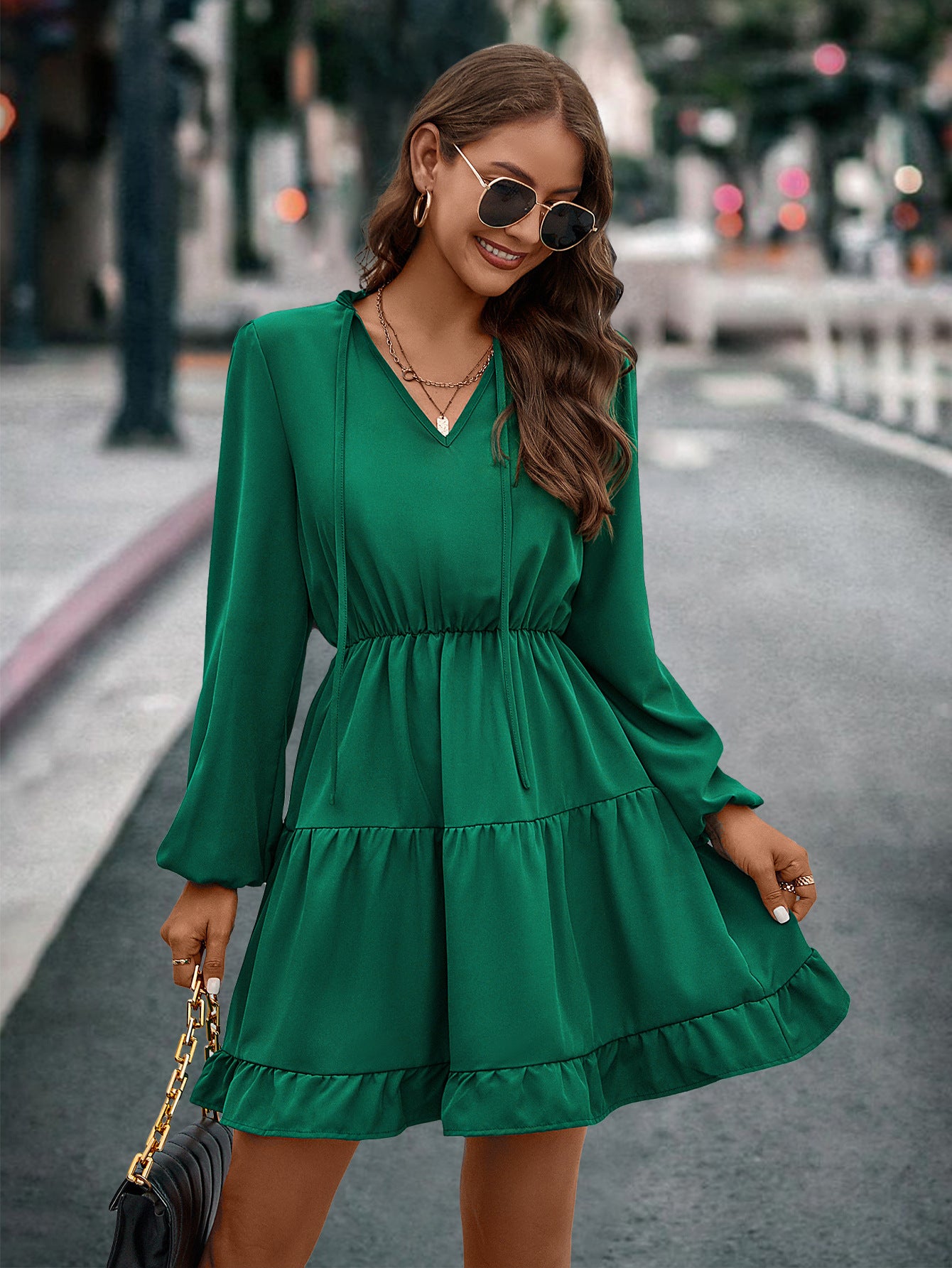 Damen kurzes Kleid mit lässigem Schnitt und Volantdetails Sovae