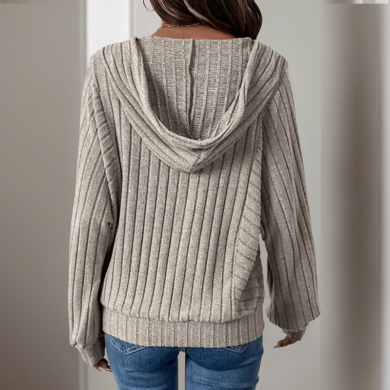 Damen Strickpullover mit Kapuze und Knopfdetail Sovae