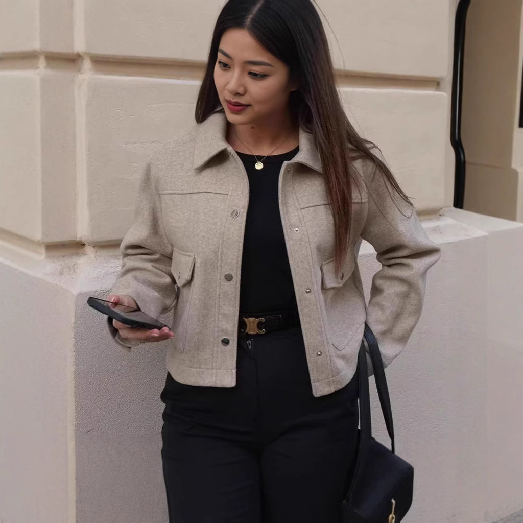 Damen modische cropped Jacke mit stilvollen Taschen Sovae