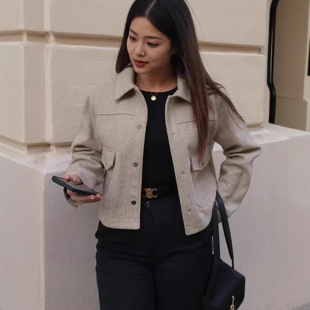 Damen modische cropped Jacke mit stilvollen Taschen Sovae