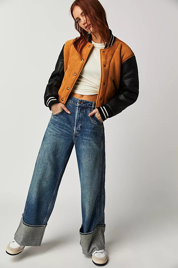 Damen Weit geschnittene Jeans mit elegantem Saum Sovae