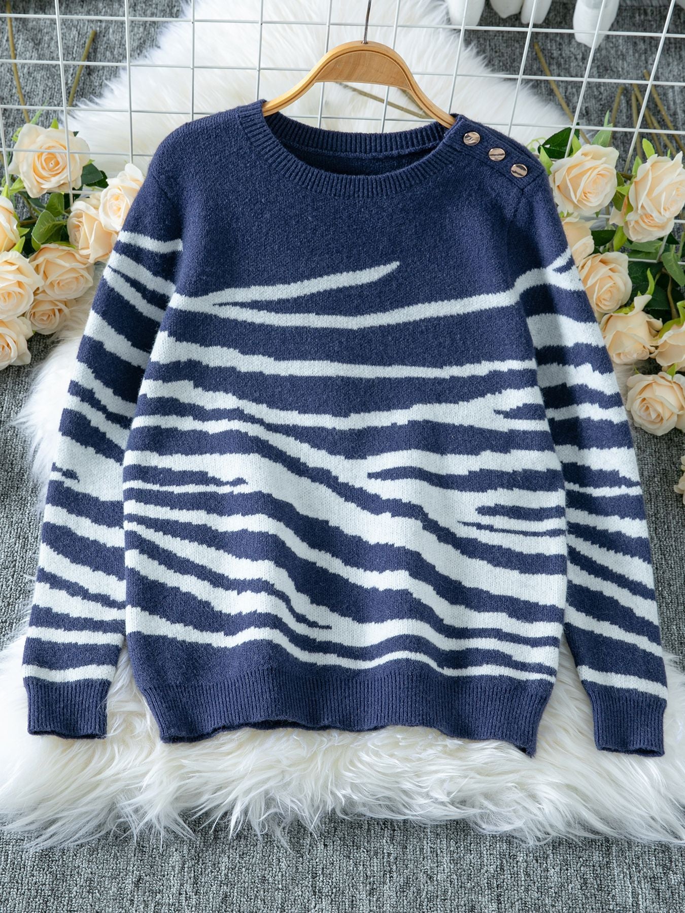 Damen gemütlicher Strickpullover mit modernem Zebrastreifen-Muster und komfortablem Schnitt Sovae