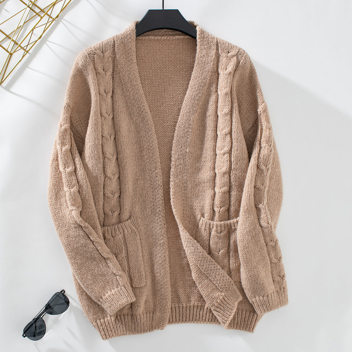 Damen Strickjacke mit Zopfmuster und Taschen Sovae