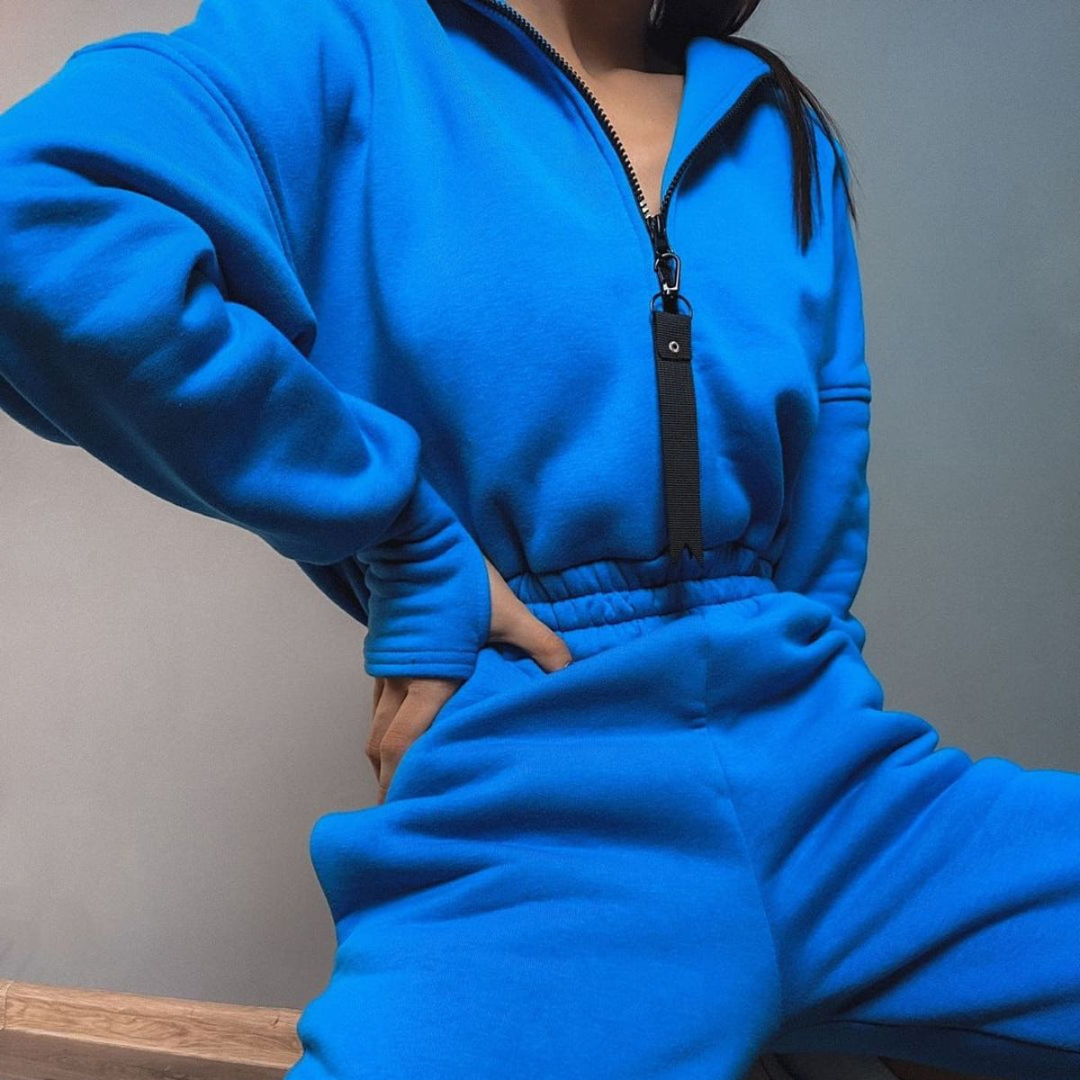 Damen Sportlicher Jumpsuit mit halblangem Reißverschluss Sovae