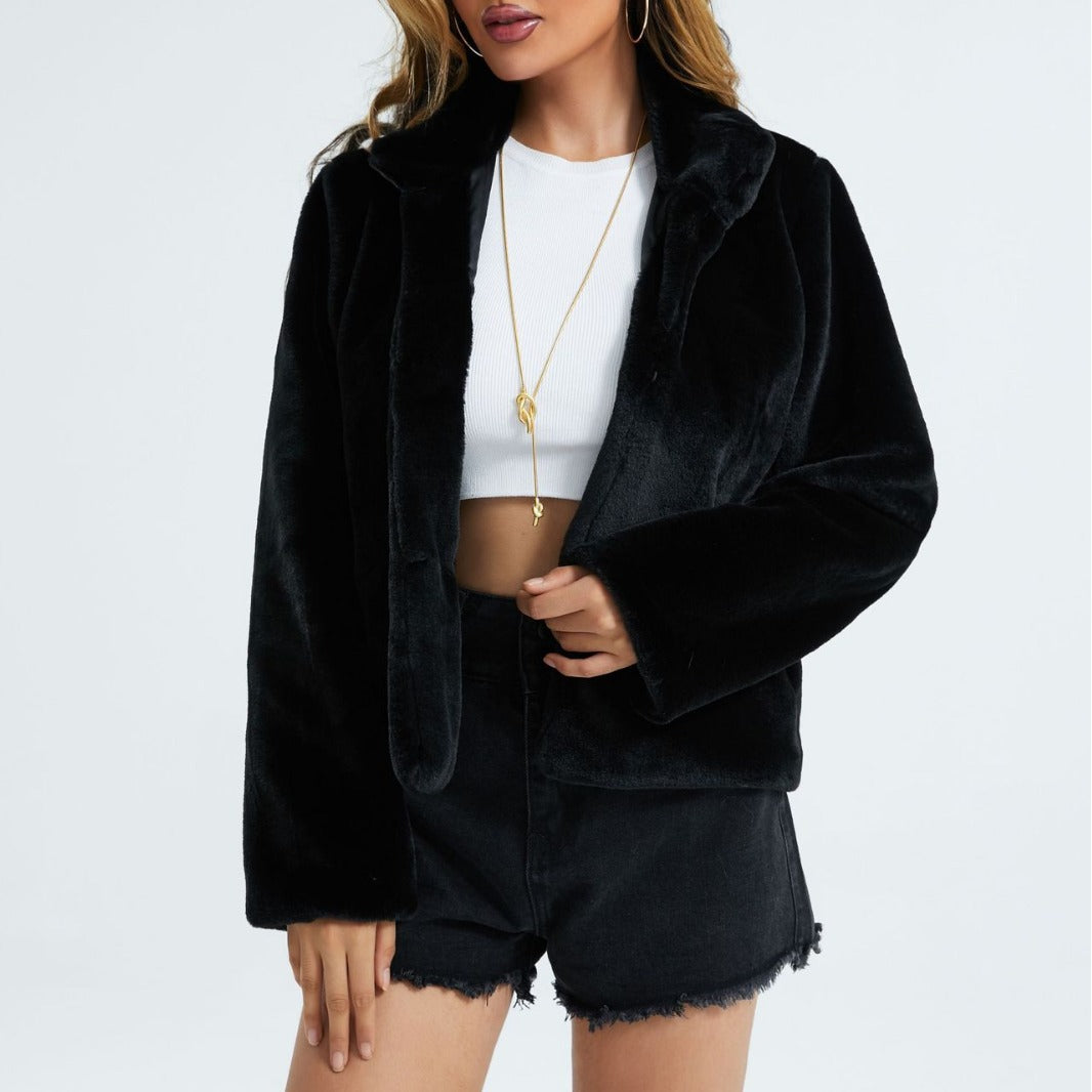 Damen Stilvolle Kurzjacke aus weichstem Kunstfell mit breitem Revers Sovae