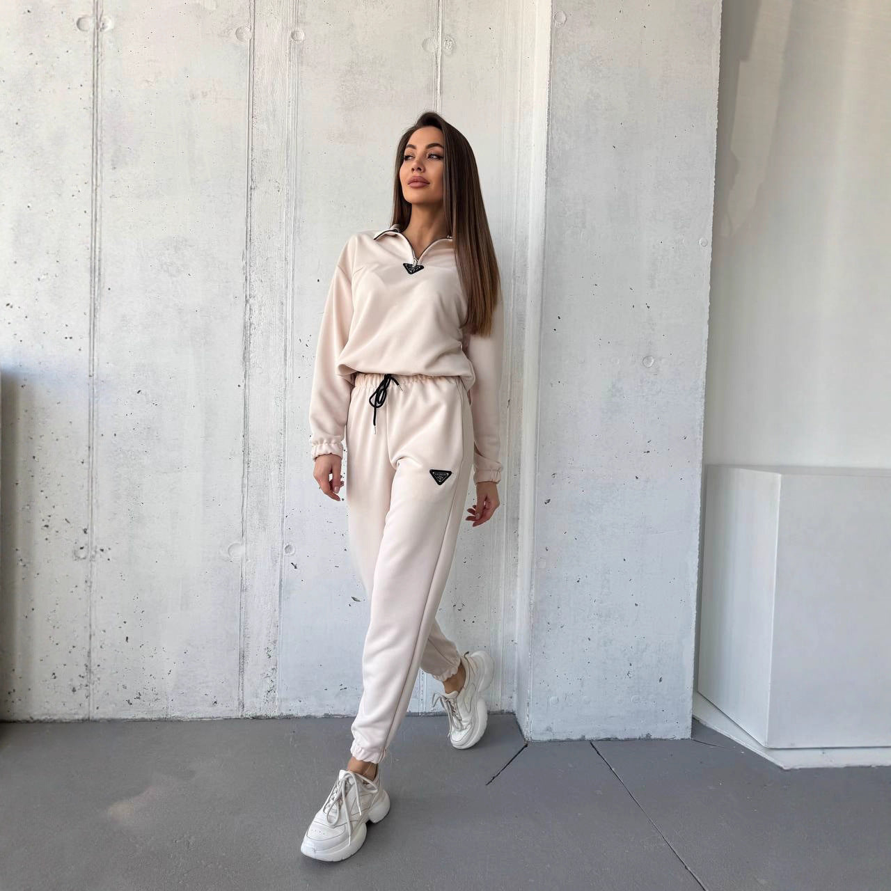 Damen sportliches Set aus weichem Fleece mit Kapuze Sovae