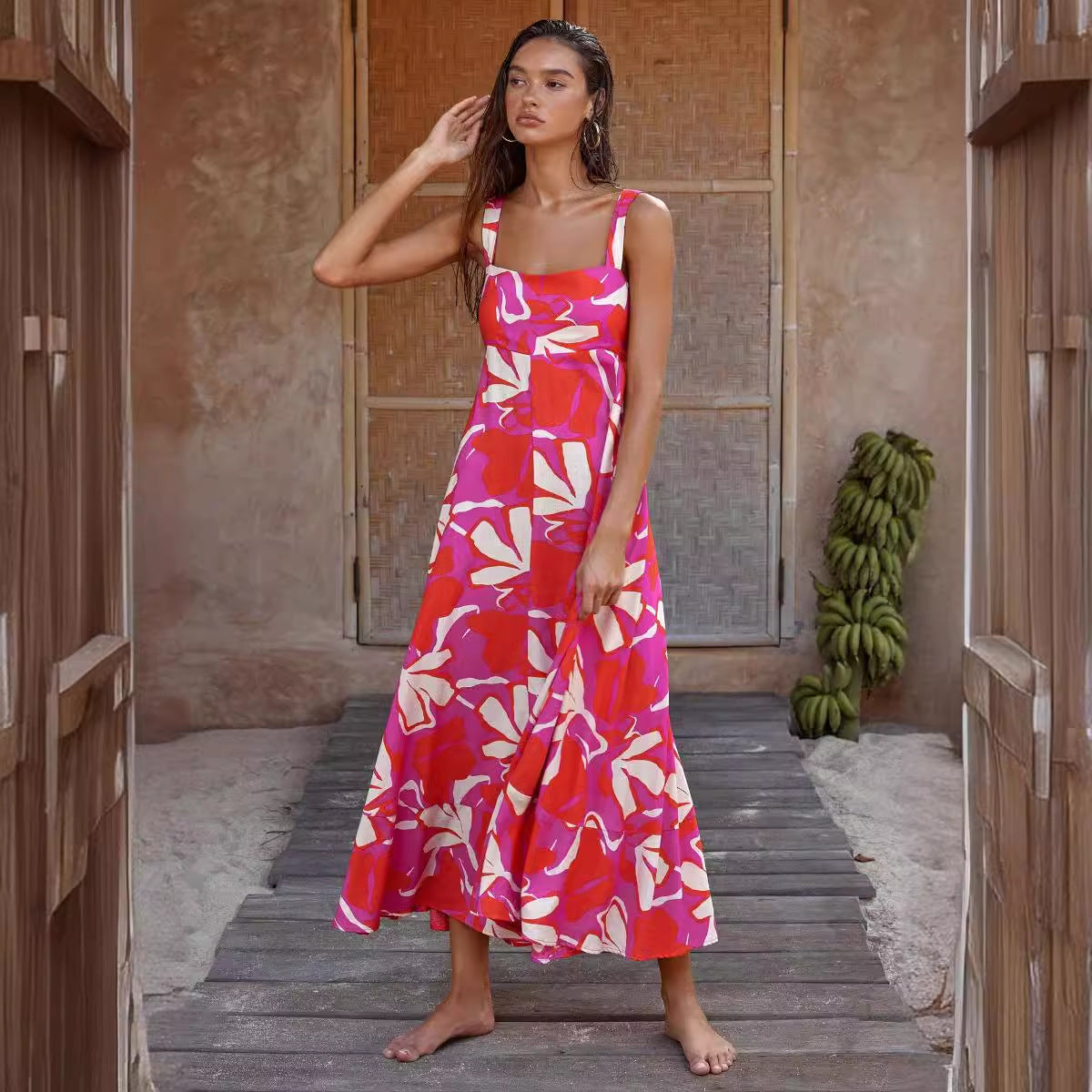 Damen Maxikleid mit buntem Blumenmuster und tailliertem Oberteil Sovae