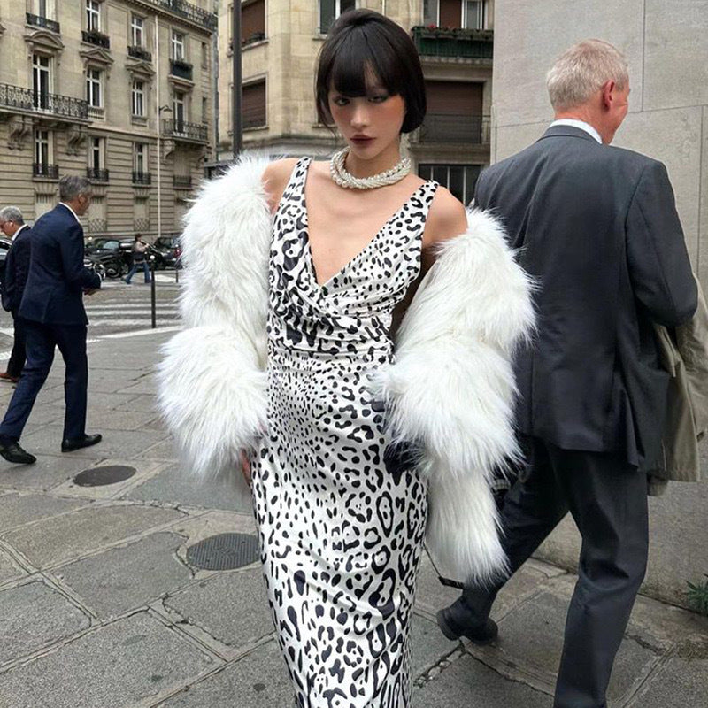 Damen Elegantes Maxikleid mit raffiniertem Stoff und einzigartigem Schnitt Sovae