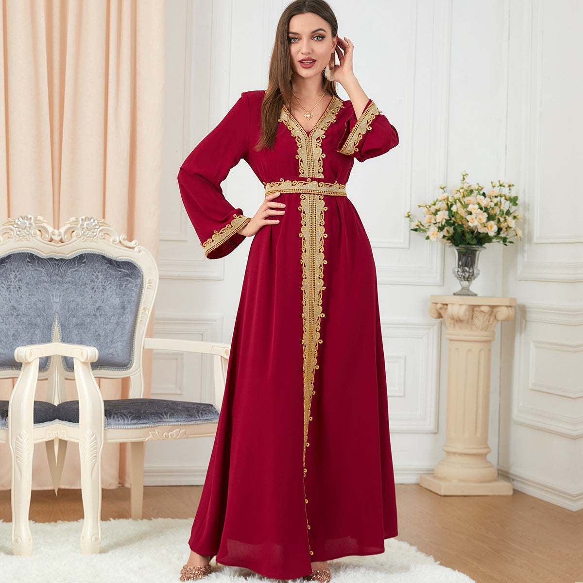 Damen Elegantes Maxikleid mit kunstvoller Goldstickerei Sovae