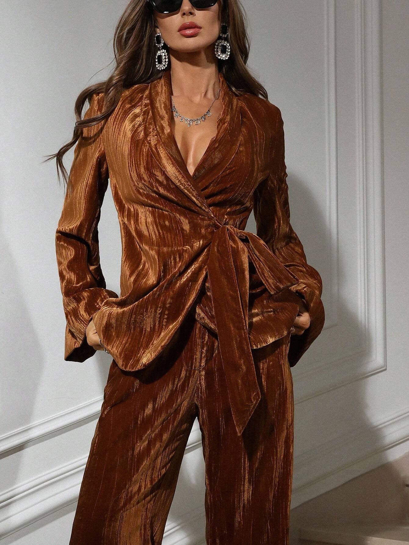 Damen elegantes und schimmerndes Set aus Blazer und Hose Sovae