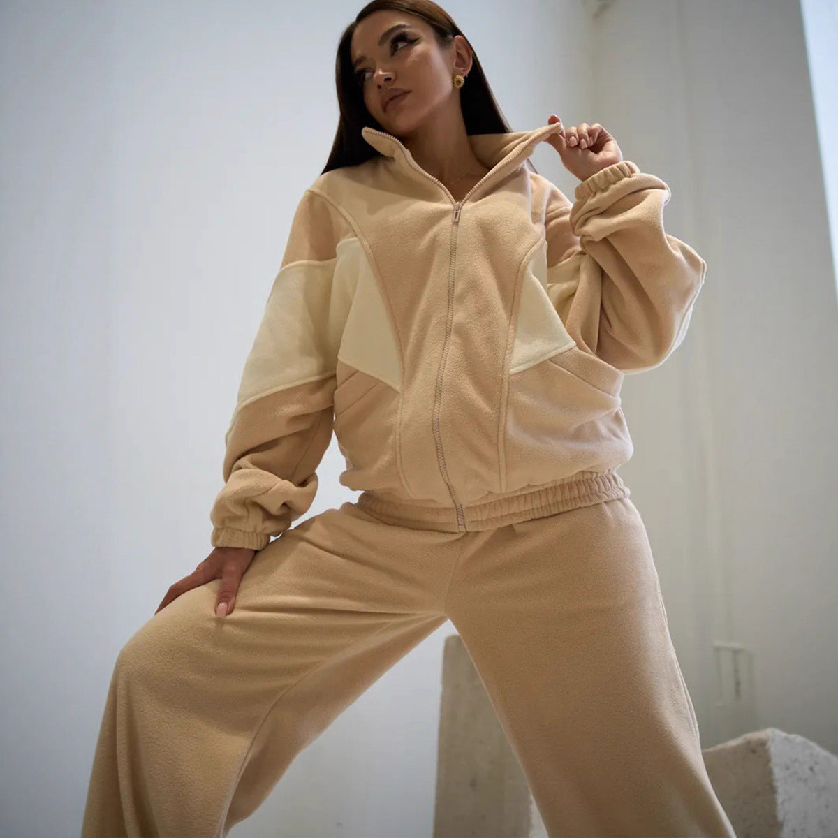 Damen sportliches Fleece-Set mit hochgeschlossenem Kragen und weiten Hosen Sovae