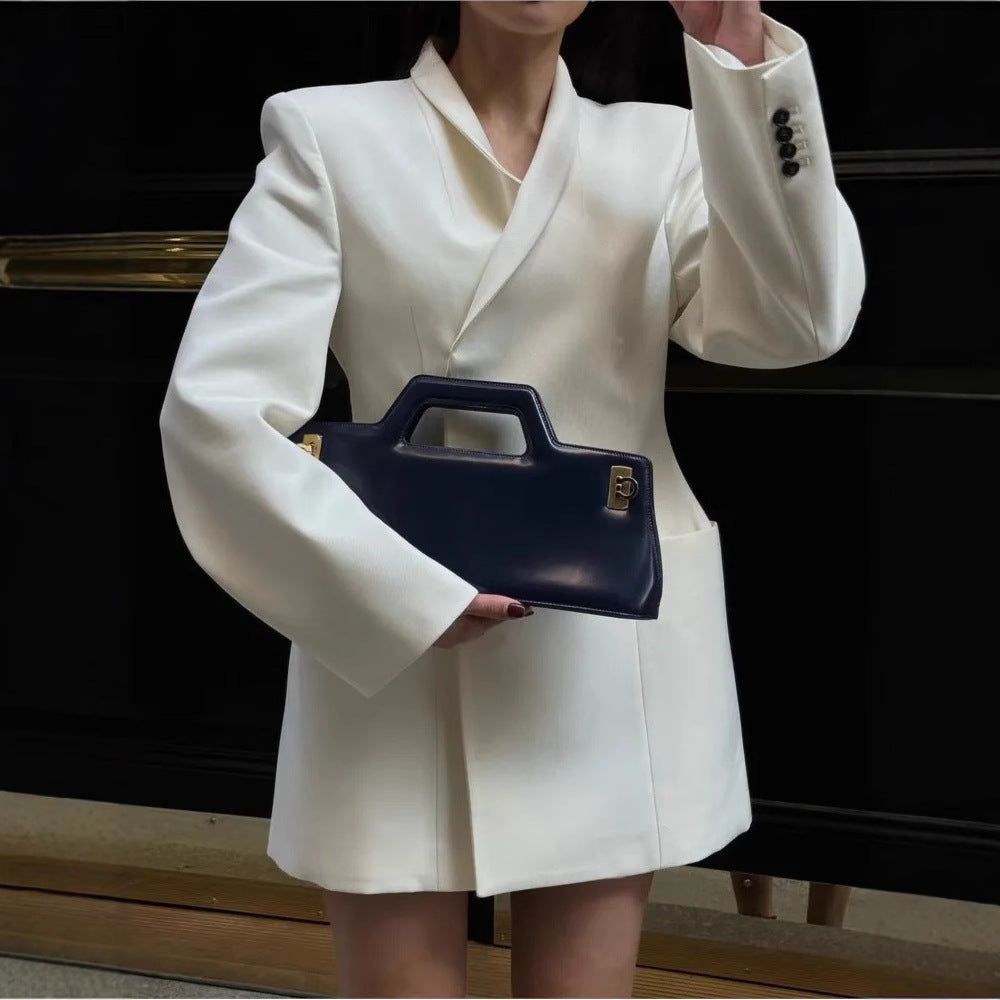 Damen elegante Blazerjacke mit schimmerndem Stoff und tiefem V-Ausschnitt Sovae