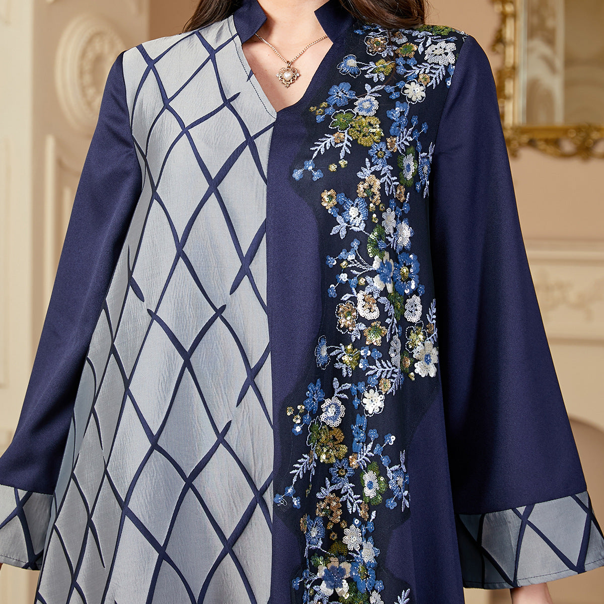 Damen Elegantes Maxikleid mit floralem Akzent und graphischem Design Sovae