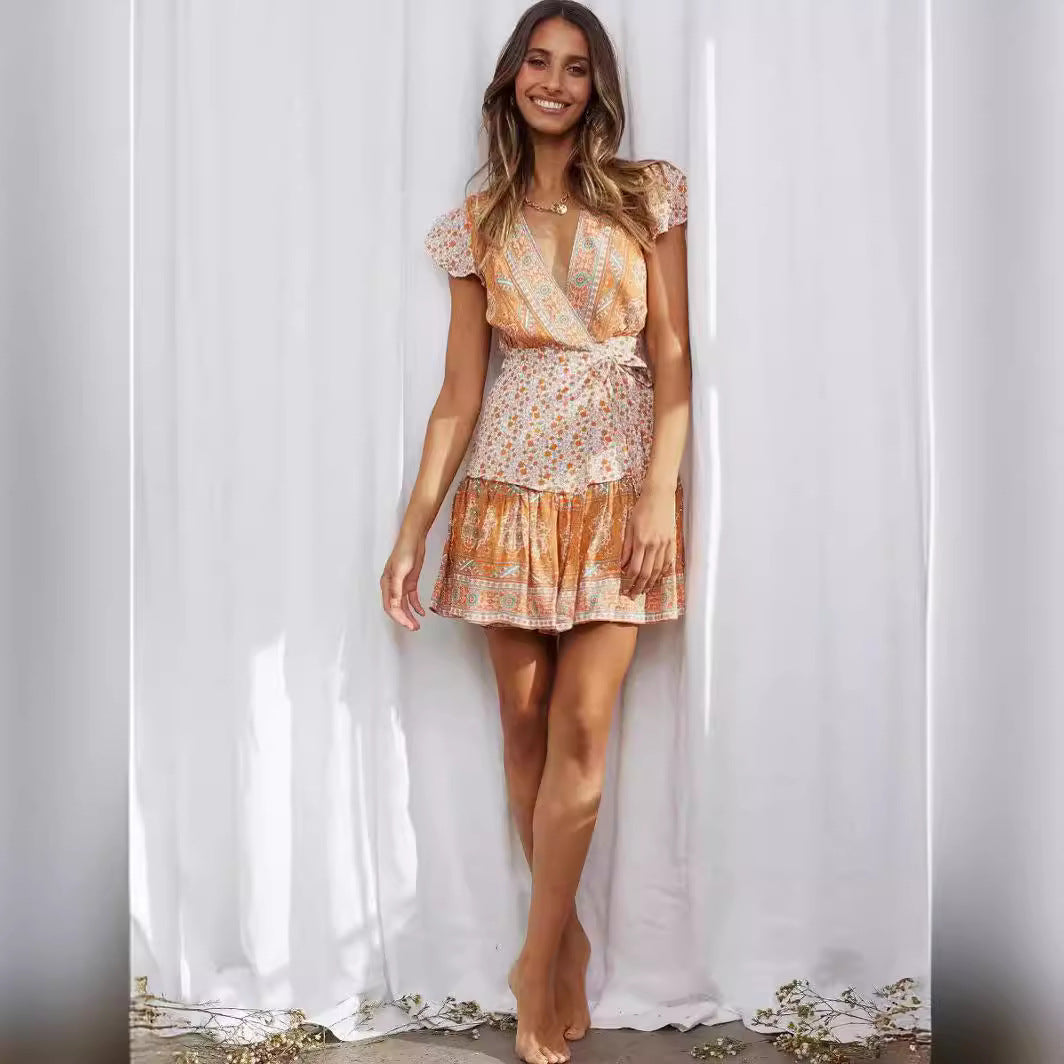 Damen Blütenmuster Sommerkleid mit V-Ausschnitt und Taillierung Sovae