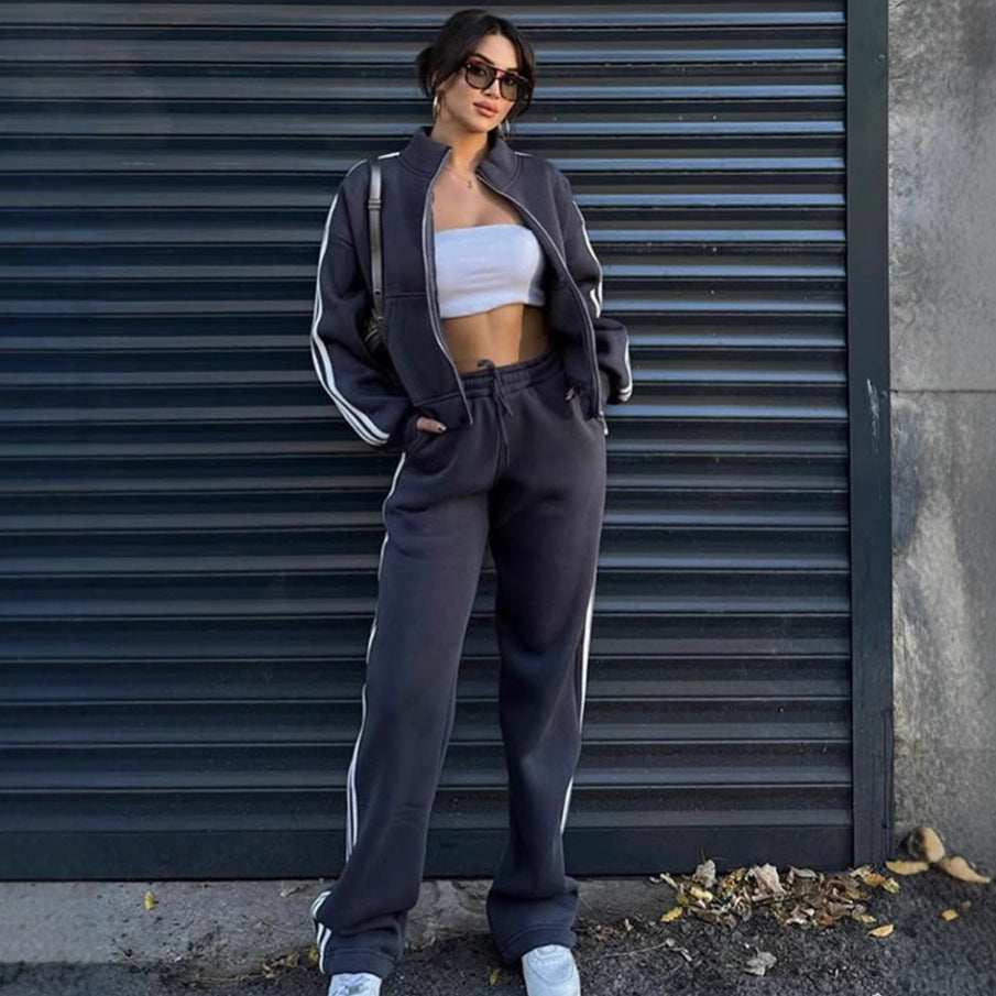 Damen Sportlicher Loungewear-Anzug mit hohem Kragen und seitlichen Streifen Sovae