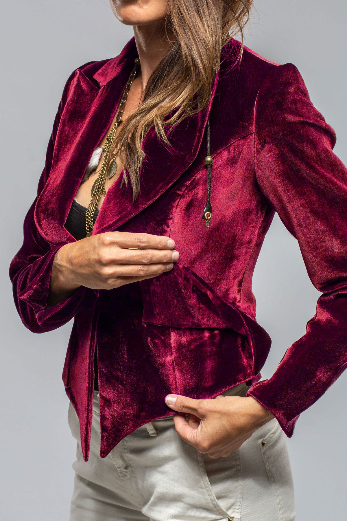 Damen eleganter taillierter Samtblazer Sovae