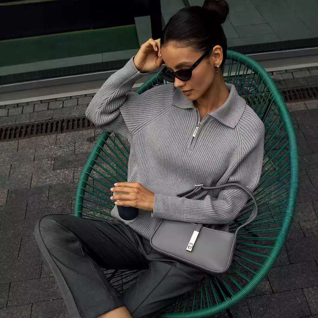 Damen Gemütlicher Feinstrickpullover mit Kängurutasche und Kragen Sovae