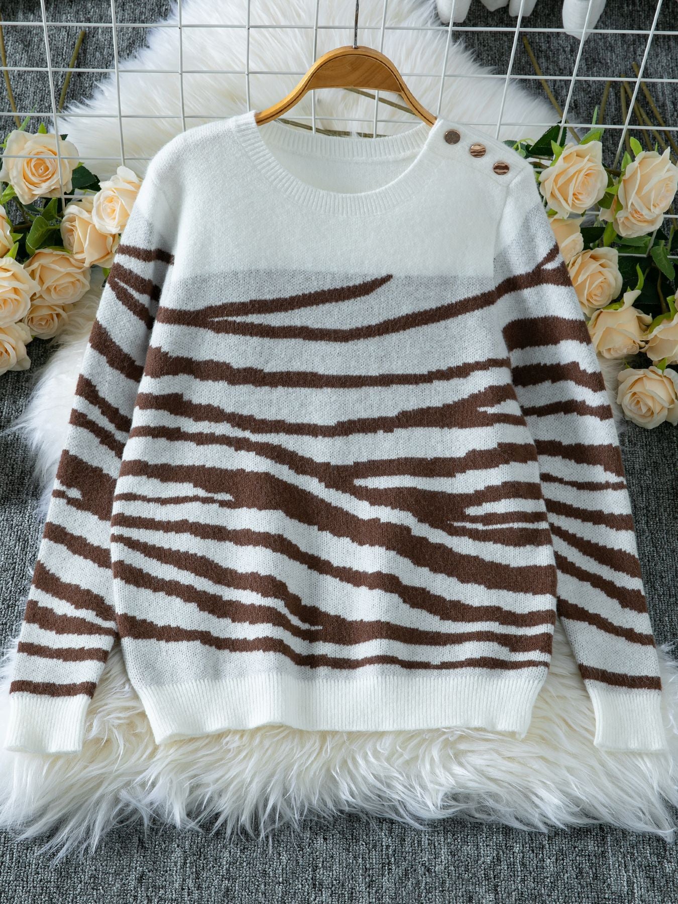 Damen gemütlicher Strickpullover mit modernem Zebrastreifen-Muster und komfortablem Schnitt Sovae