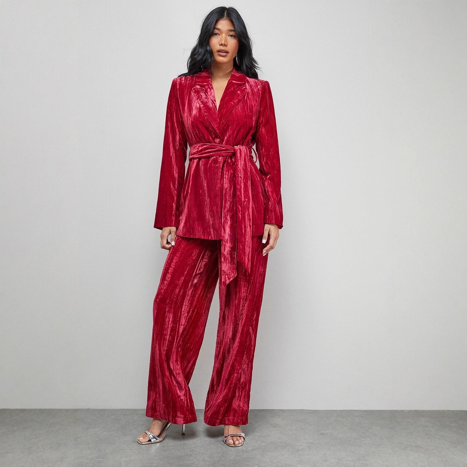 Damen elegantes Ensemble bestehend aus Blazer und Hose Sovae