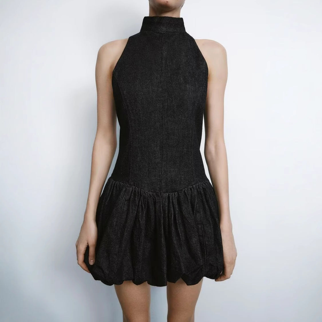 Damen Jeanskleid mit voluminösem Rock und hochgeschlossenem Design Sovae