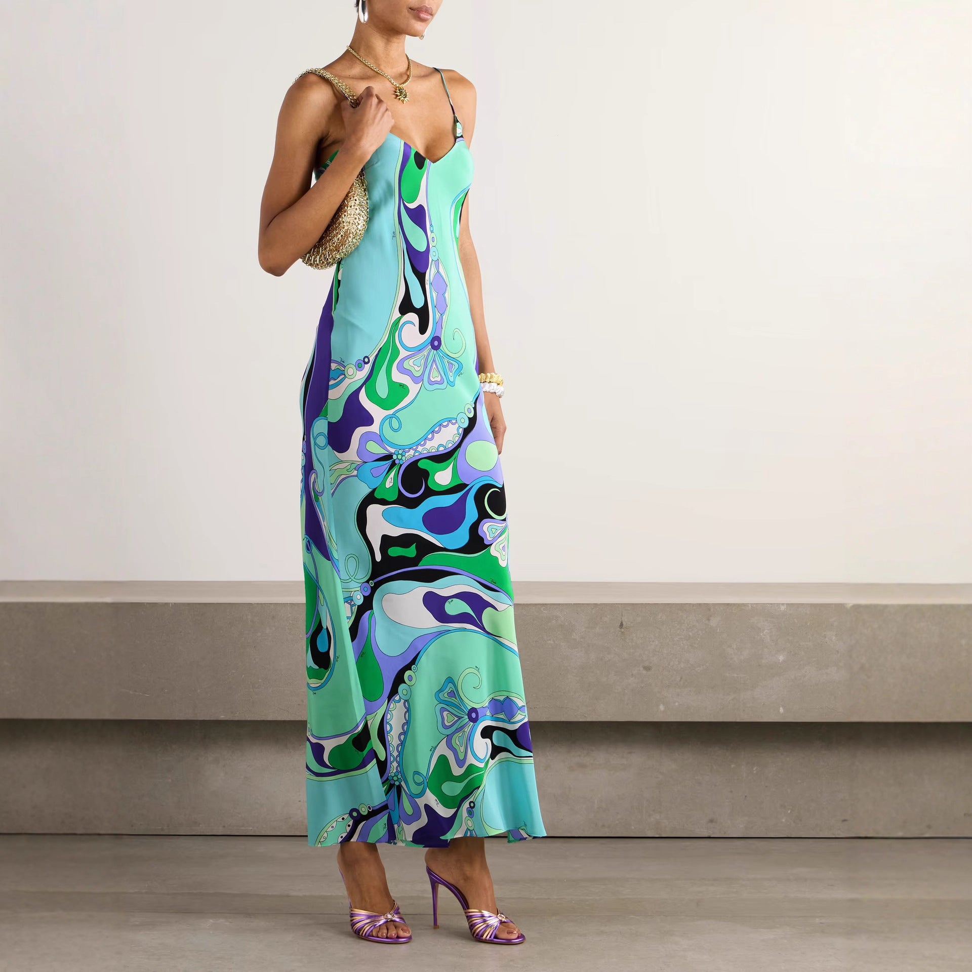 Damen Maxikleid mit schmalen Spaghettiträgern und elegantem V-Ausschnitt Sovae