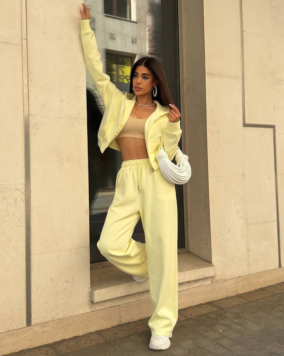 Damen Sportliches Freizeit-Set mit modischem Cropped Hoodie und weiter Hose Sovae