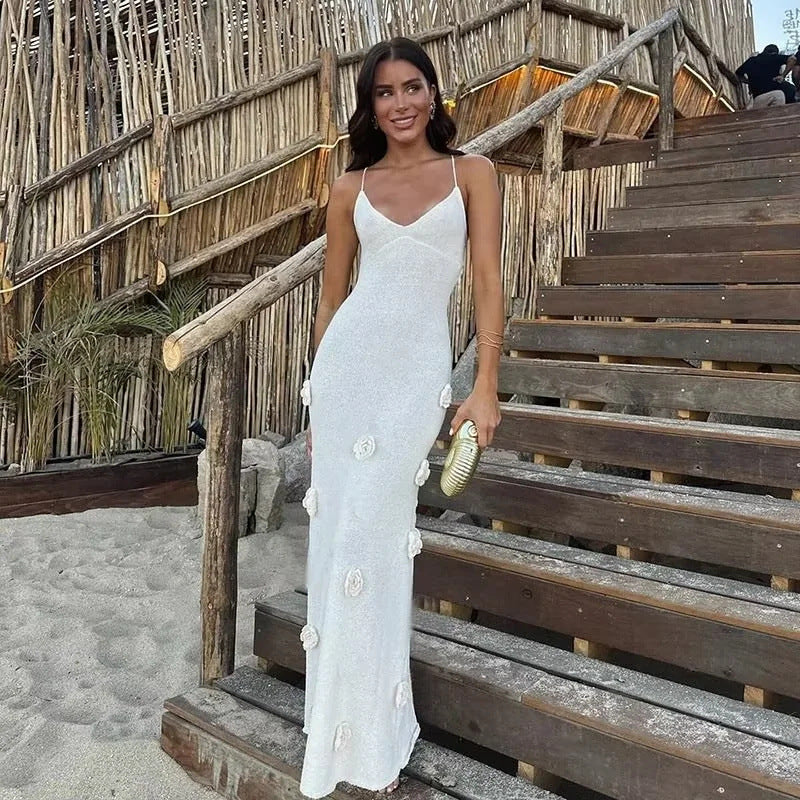 Damen Maxikleid mit zarten Blumenstickereien und schwingendem Saum Sovae