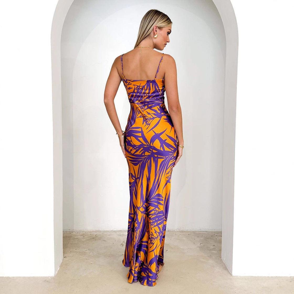 Damen elegantes Maxikleid mit raffiniertem Faltenwurf und trendigem Blattmuster Sovae