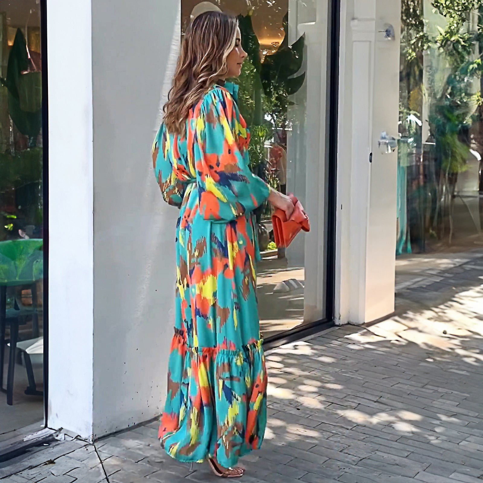 Damen luftiges Maxikleid mit buntem Grafikdesign und eleganten Rüschendetails Sovae