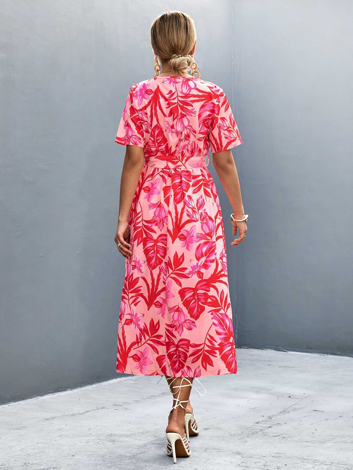 Damen Wickelmaxikleid mit floralem Muster und eleganter Schärpe Sovae