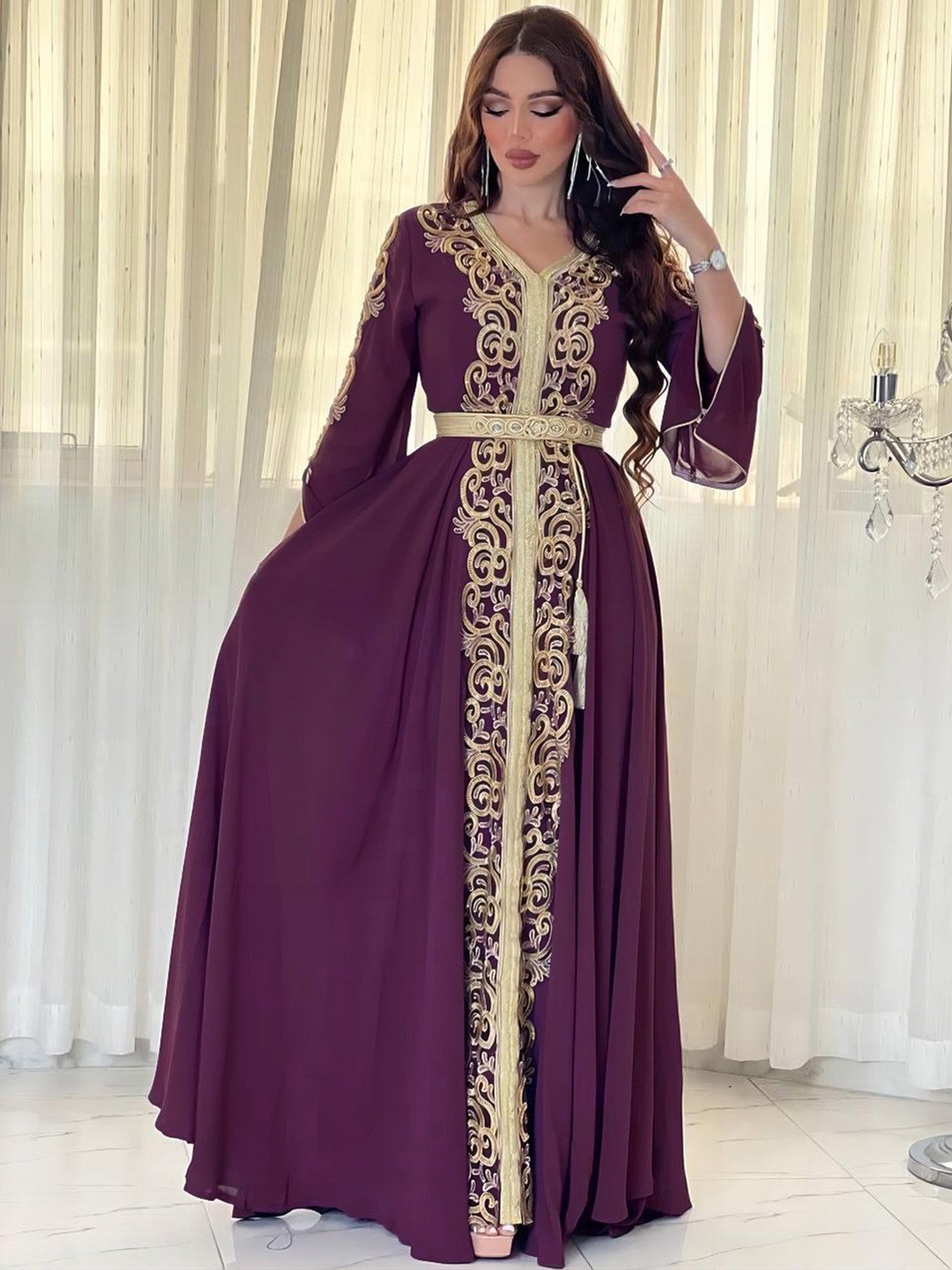 Damen Elegantes, besticktes Maxikleid mit weit schwingenden Ärmeln Sovae