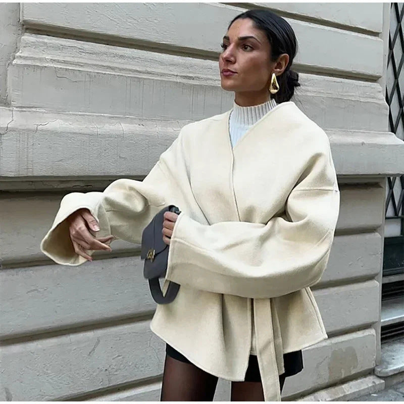 Damen modische Wickeljacke mit weit geschnittenen Ärmeln und Taillengürtel Sovae